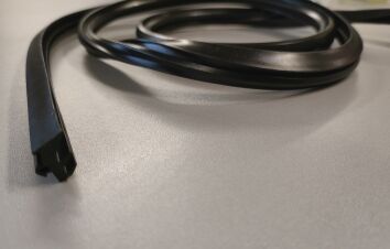 Uszczelka do profilu górnego alum poliwęglan komorowy 1mb