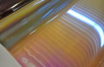 Folia okienna wewnętrzna rainbow gold holo 25cm szer. 1,37