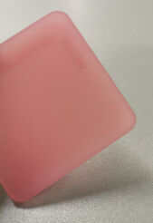 Płyta plexi PMMA szroniona różowa SATINGLAS 3mm na wymiar