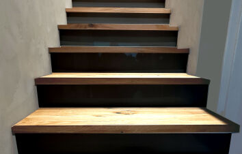 Podstopnie, podstopnice na schody szkło akrylowe czarne połysk na wymiar